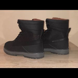 dc uncas boots